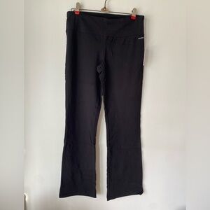 Jockey Women’s Black Slim Bootleg Cotton Stretch Leggings M NWT